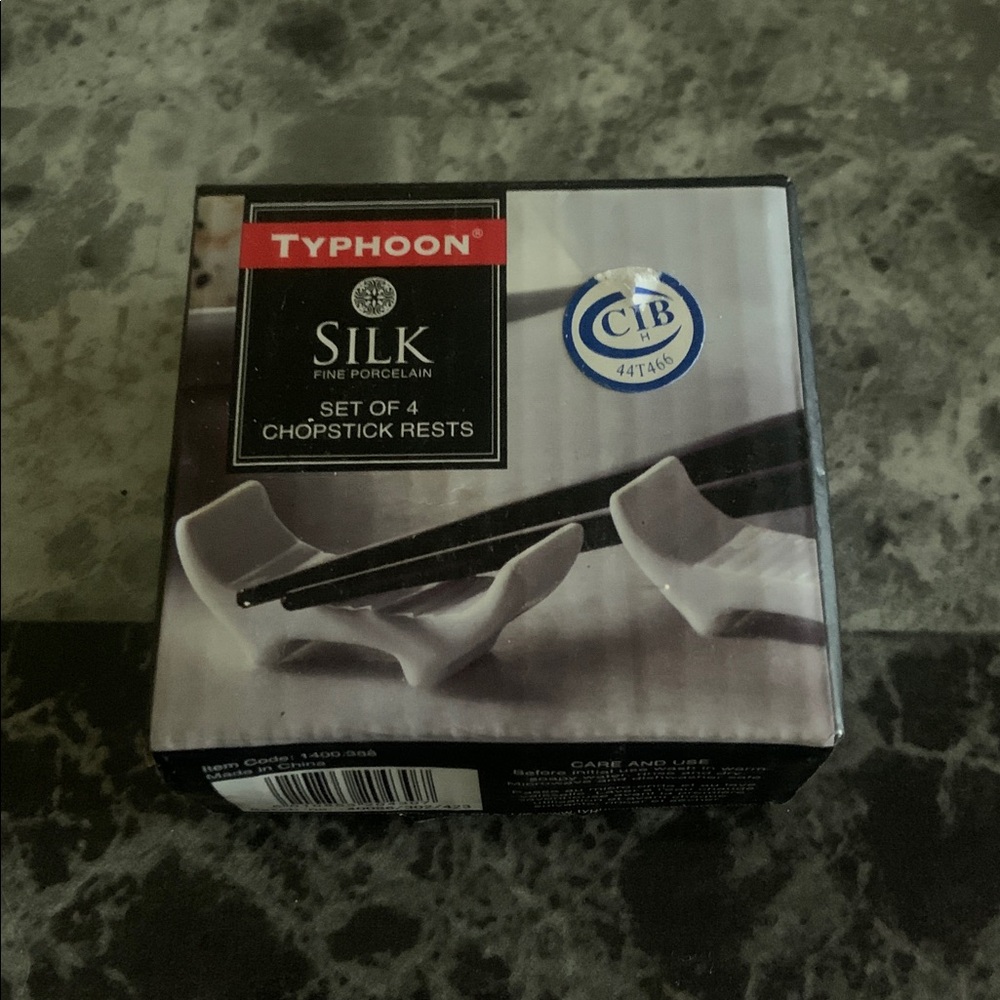 NEW Typhoon Silk Fine Porcelain Chopstick rest of 4